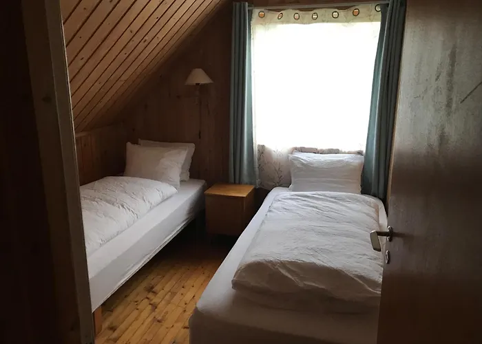 Enesi House *
